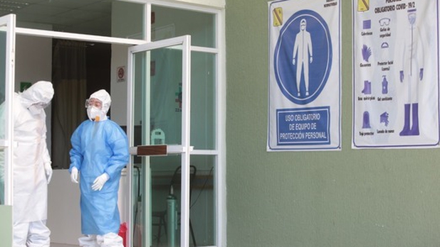 La secretaría de salud reporta para México 133 mil 706 muertes por coronavirus y  un millón 534 mil 039 casos confirmados acumulados 