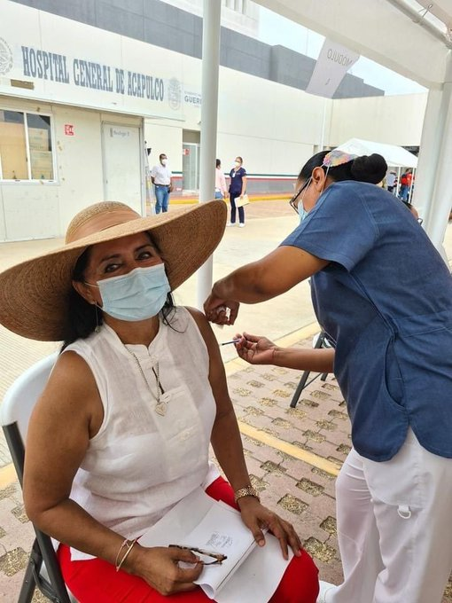 Regidora de Morena se salta fila y se vacuna contra Covid-19