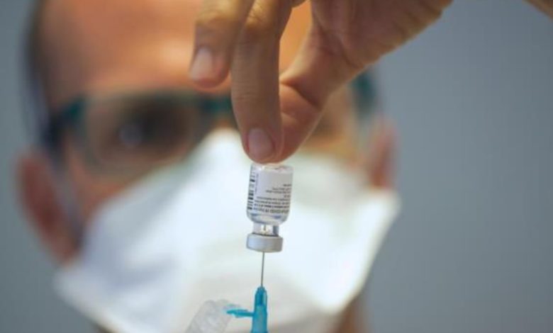 México recibirá solo la mitad del lote de vacunas contra COVID de Pfizer, revela AMLO