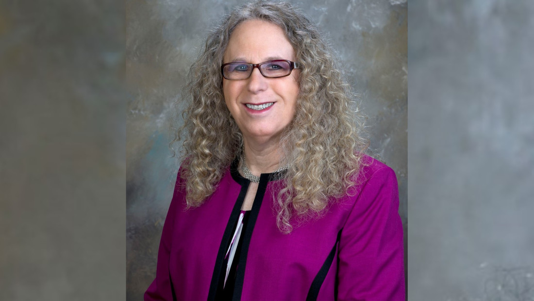 Biden designa a Rachel Levine, primera funcionaria federal transgénero, como vicesecretaria de Salud y Servicios Humanos