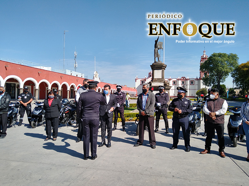 Entrega Arriaga 26 motopatrullas eléctricas y dos patrullas para seguridad en Cholula