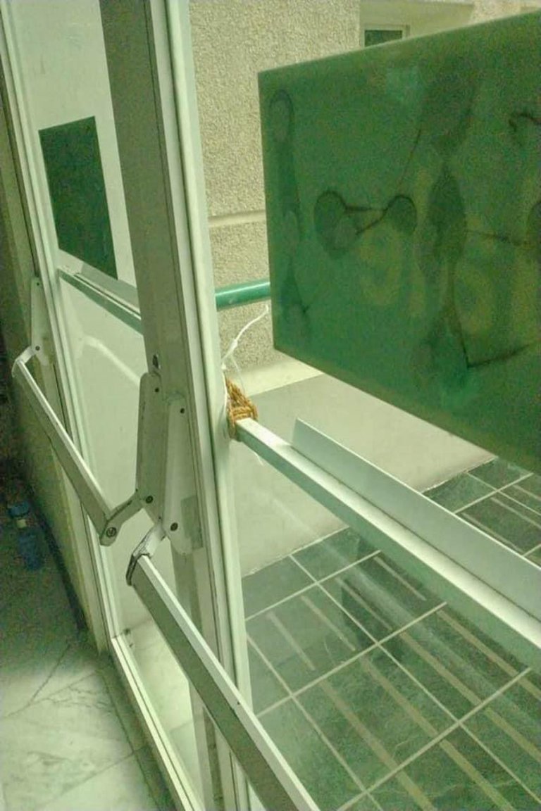 Médicos de hospital en Toluca denunciaron que fueron encerrados para no quejarse durante la visita de Alfredo del Mazo