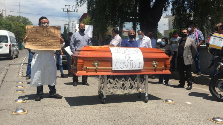 Por saturación en crematorios y ausencia de actas de defunción, fallecidos pasan en casa hasta cinco días