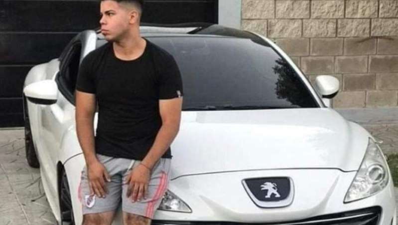 "Poco le duro el gusto" Hombre compra auto de lujo pero días después lo asesinan para robárselo