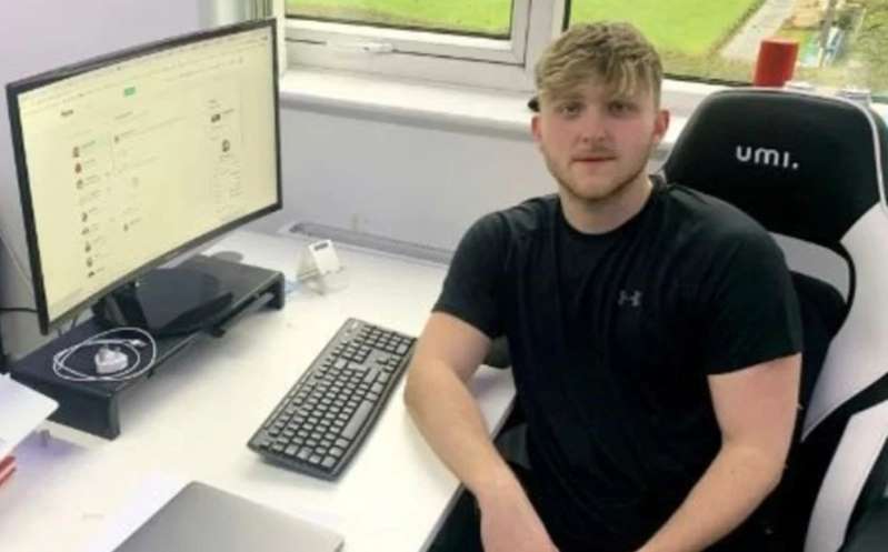 Joven pierde empleo en pandemia; se vuelve millonario emprendiendo negocio propio