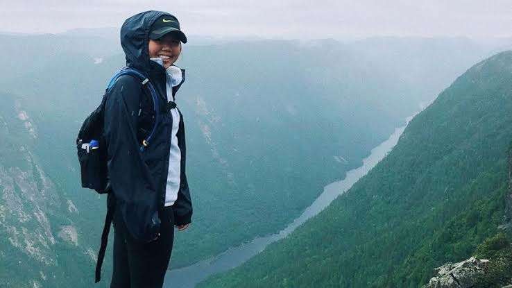 Hallan muerta a la influencer, Nikki Donnelly, tras perderse en la montaña