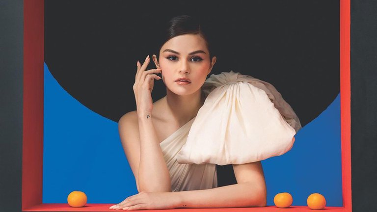 Selena Gomez anunció que “próximamente” llegará su nueva canción en español