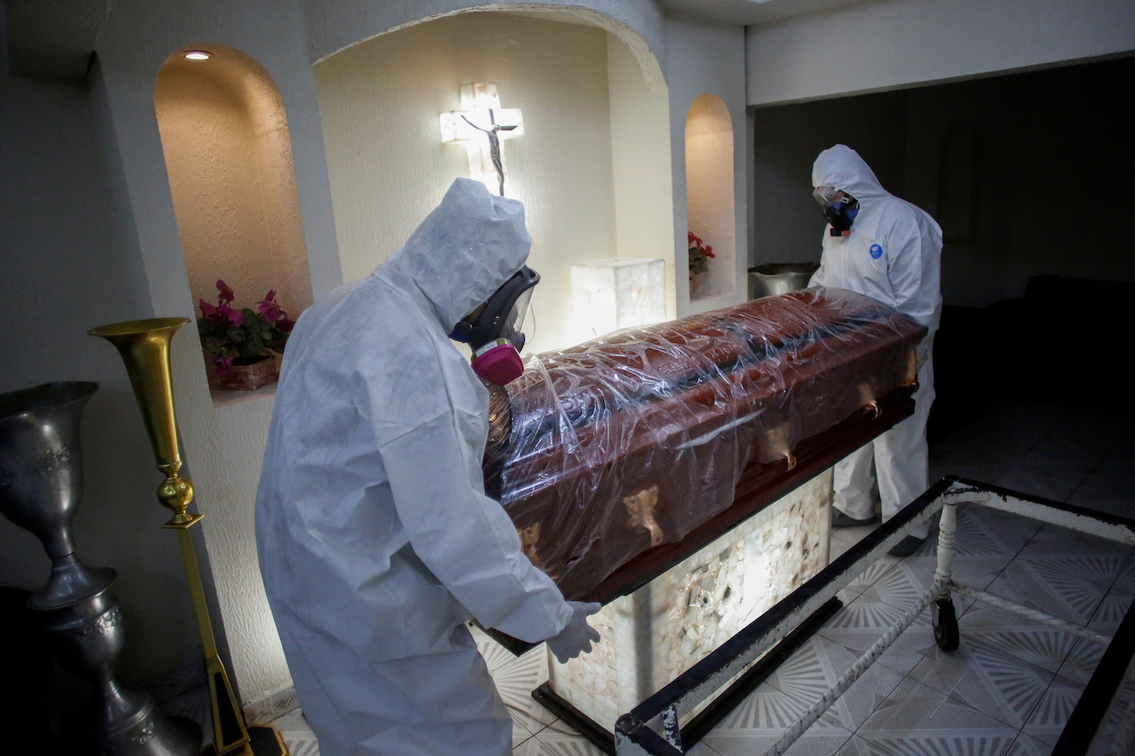 La brutal realidad; INEGI reveló miles más de muertos por COVID-19 que lo reportado por Salud