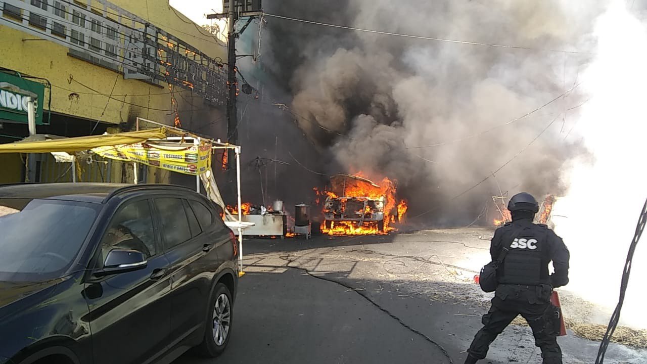 Explotó una pipa de gas frente al mercado de Jamaica: desalojan a cientos de personas