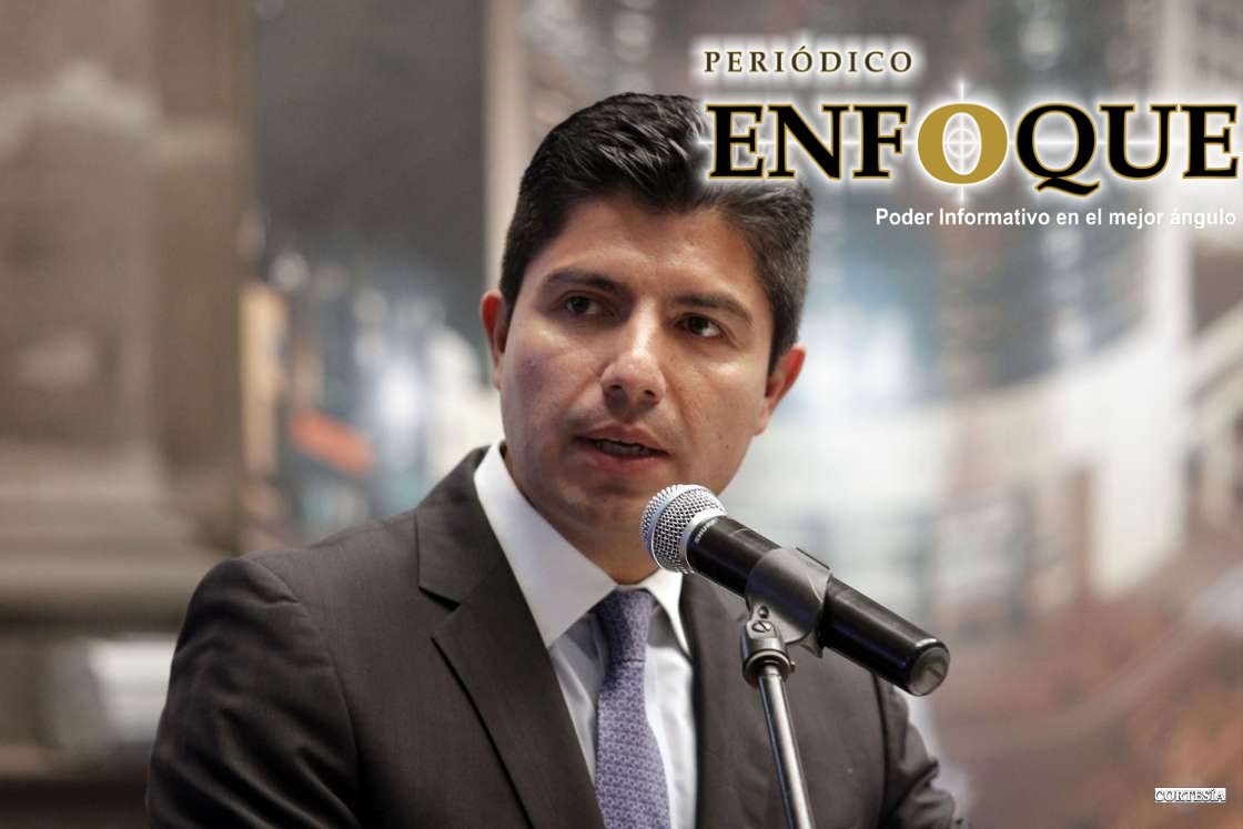 Eduardo Rivera aspirante a la alcaldía de Puebla gana camioneta último modelo en el Sorteo UDLAP.  