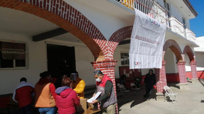 Beneficiarán a cerca de 500 familias capitalinas con programa de pisos y techos