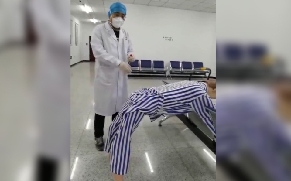 “No es doloroso, pero es humillante", dice paciente sobre test rectal para detectar Covid-19