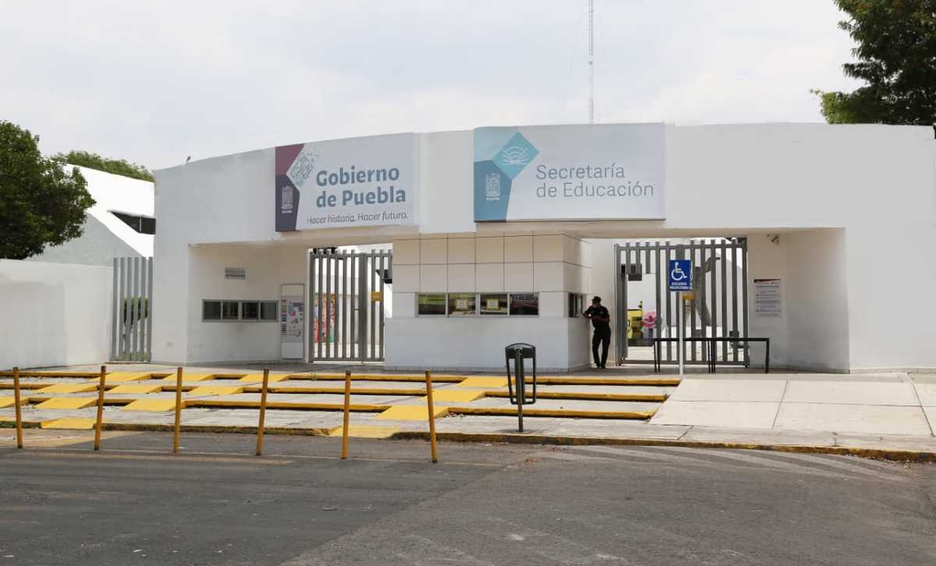 Entrega SEP más de 10 mil becas en zonas de alta y muy alta marginación en Puebla