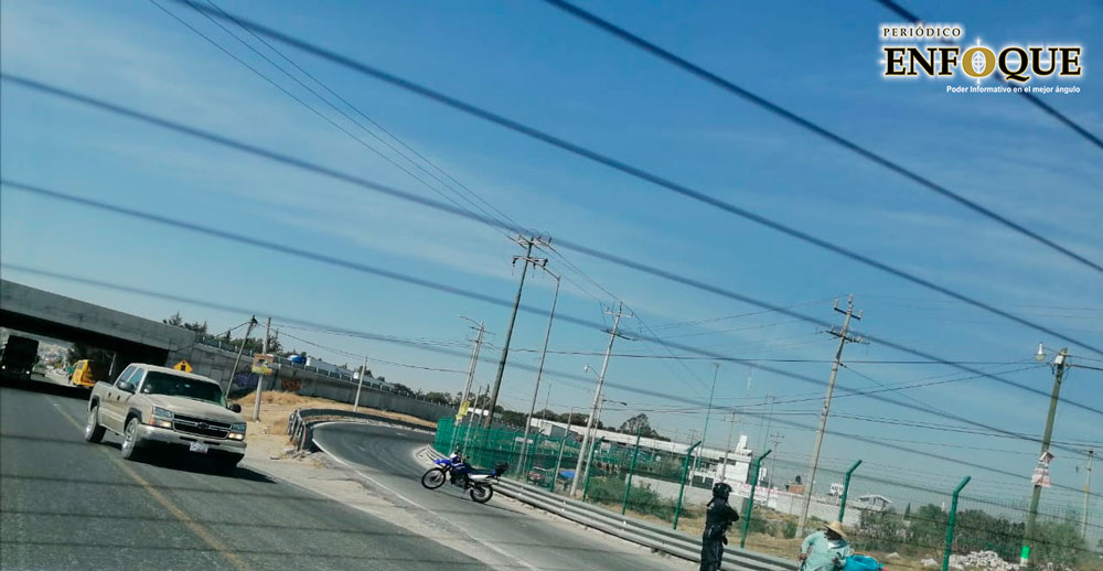 Manifestantes de Oaxaca toman caseta de Amozoc; acusan que fueron desplazados de sus tierras por paramilitares