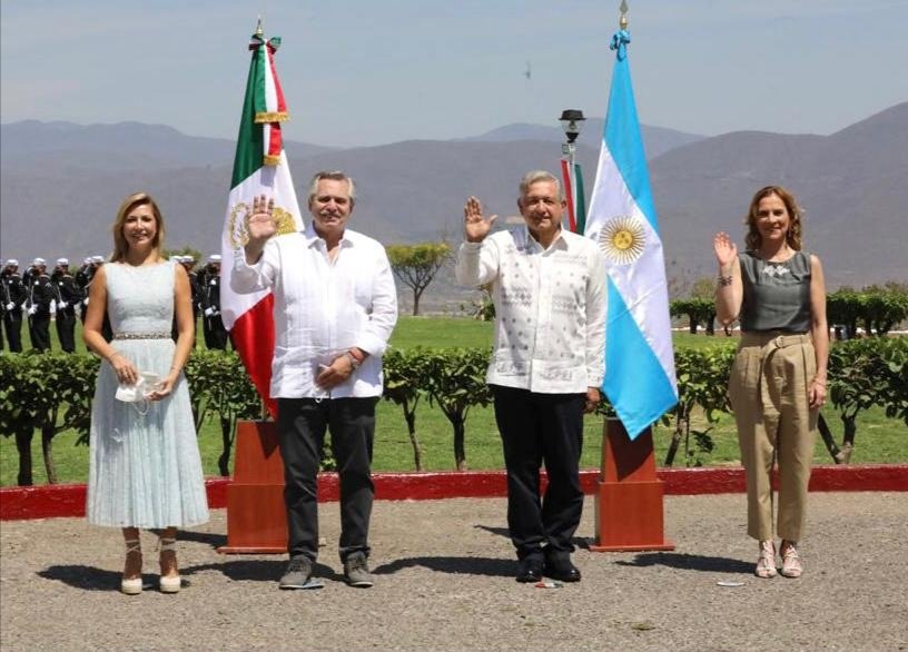 Aparecieron narcomantas a pocas horas de la visita de AMLO y Alberto Fernández a Iguala, ciudad marcada por el crimen organizado