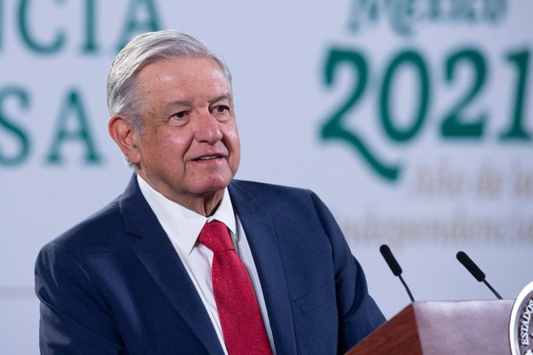 “Su gobierno sigue teniendo contratos con el Mayo Zambada”: Anabel Hernández a AMLO