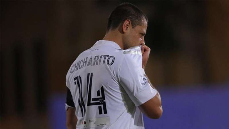 Chicharito podría regresar a Chivas, ya tiene propuesta