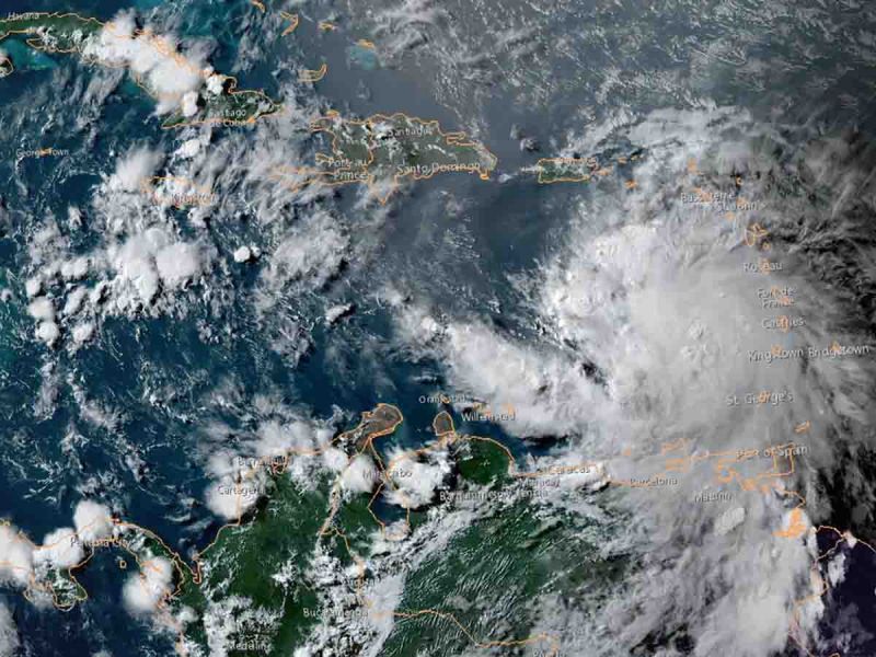 'Elsa' se convierte en huracán y amenaza a islas del Caribe