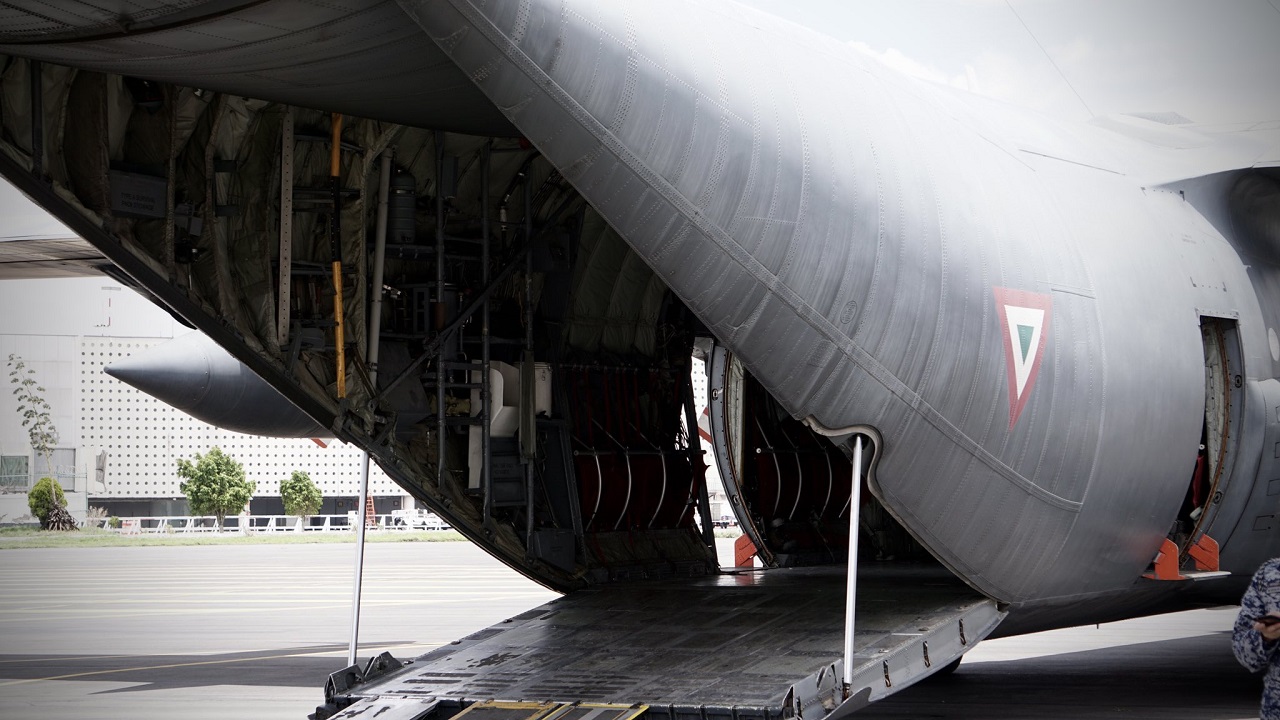 México recibe su embarque más grande de vacunas COVID: casi 2.4 millones de AstraZeneca