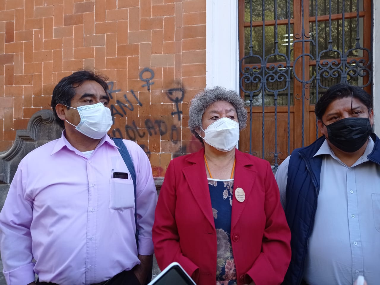 Morenistas piden al INE promover Consulta popular contra expresidentes