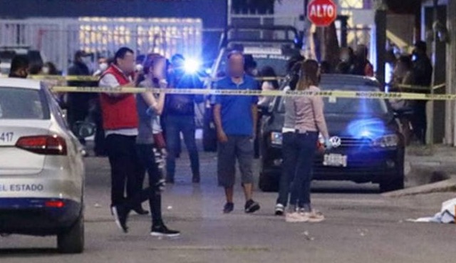 Hallan cuerpo de joven de 20 años en Puebla, con lesiones de navaja; novio dice que se suicido