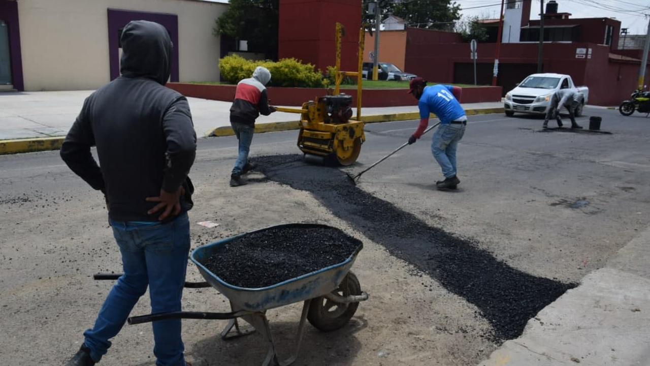 Ayuntamiento de San Pedro Cholula realizó trabajos de bacheo