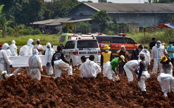 El mundo supera los cuatro millones de muertes por COVID-19