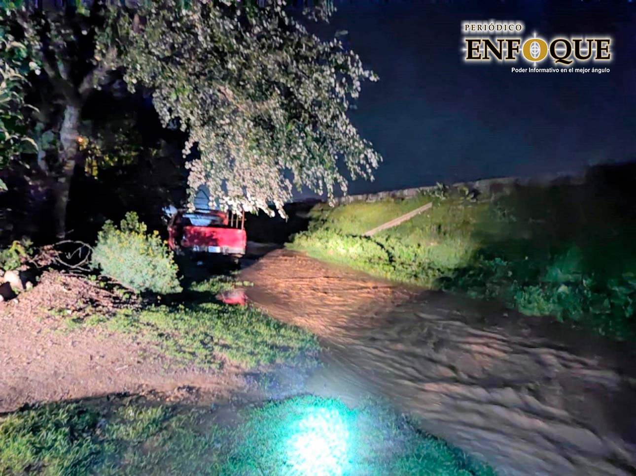 Fuertes lluvias con granizo provocan desbordamiento de la barranca del Águila en Tepeaca 