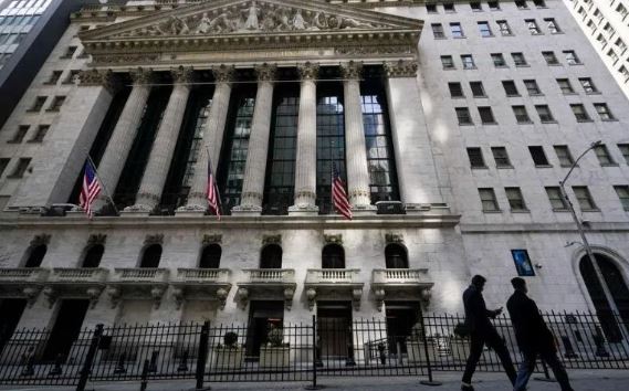 Wall Street cierra la jornada de rebote con triple récord