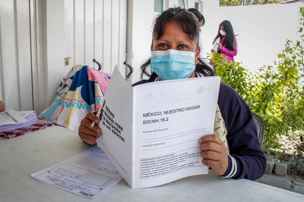Más de 23 mil personas acreditaron exámenes del INEA: SEP