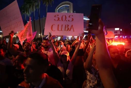 Díaz-Canel acusa a EU de querer provocar "estallidos sociales" en Cuba