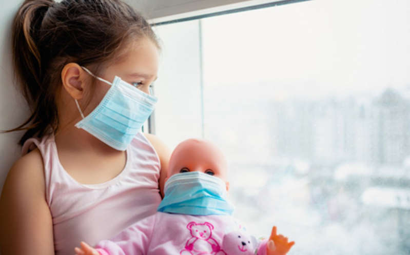 Muere niña de 8 años de covid-19; padres exigen vacunación para los niños