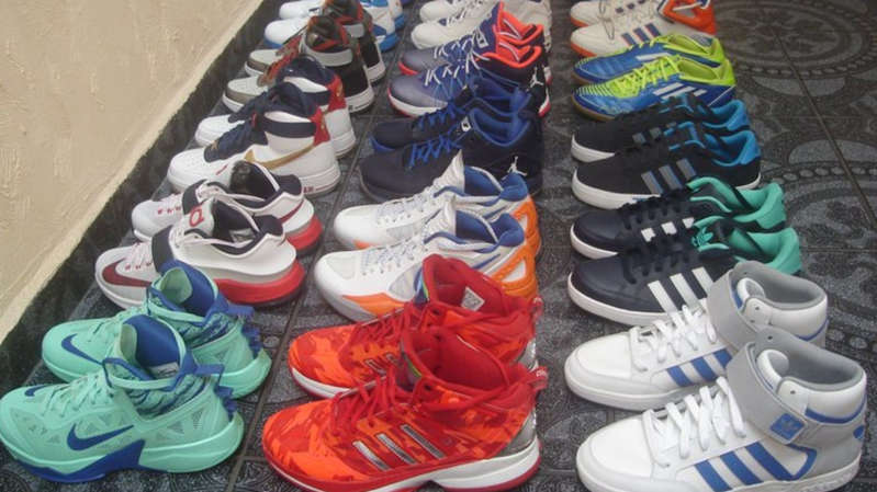 Roban 2 millones de pesos en tenis y no se dan cuenta que todos eran izquierdos