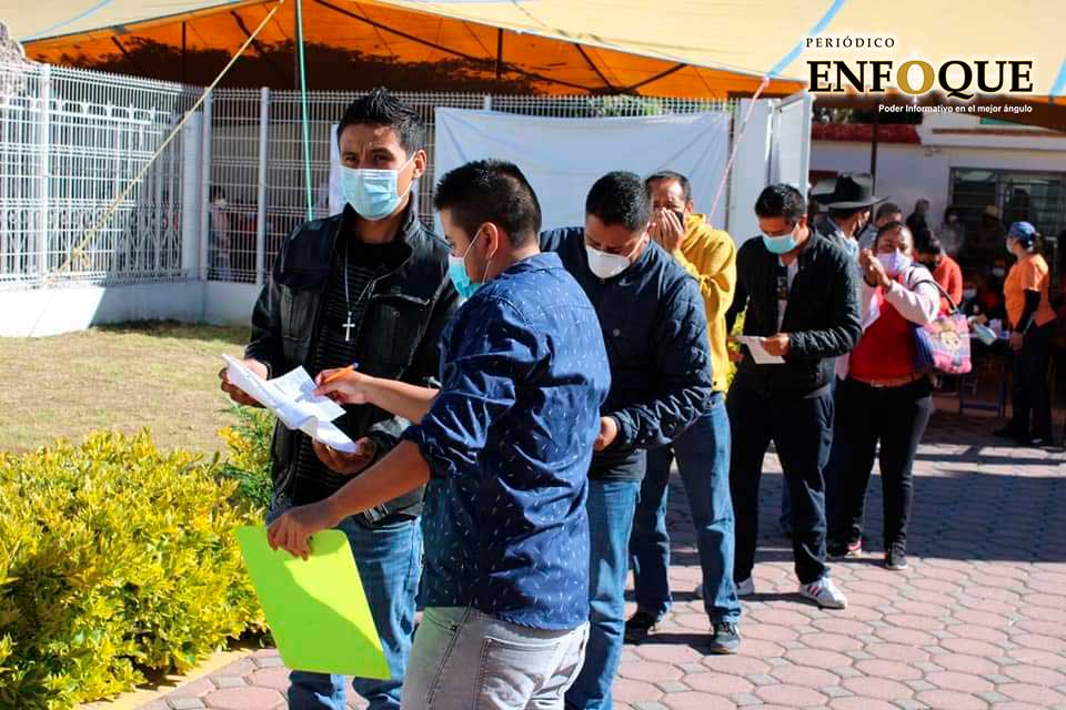 Con buena participación arranca jornada de vacunación anticovid en Tecali, de 30 a 39 años de edad 