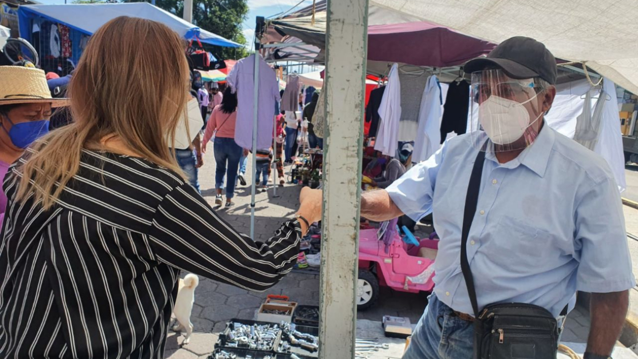 Paola Angón sigue reafirmando su compromiso de impulsar el comercio de San Pedro Cholula 