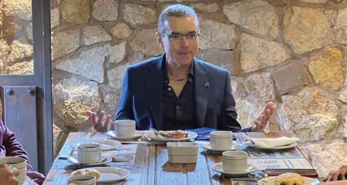 Presentará Juan Carlos Pérez modelo de manejo de impuestos a Lorena y diputados 