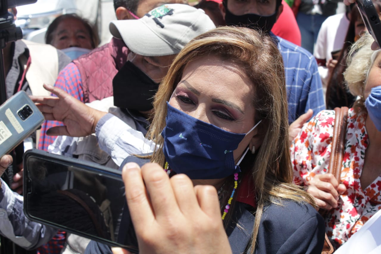 Promete Lorena Cuéllar apoyar a padres de Daniela Muñoz, mujer desaparecida desde 2020