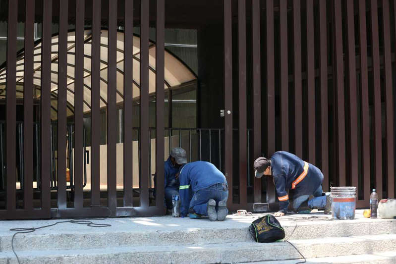 “¿Tanto Miedo le Tienen al Pueblo?”, responden activistas tras blindar Congreso