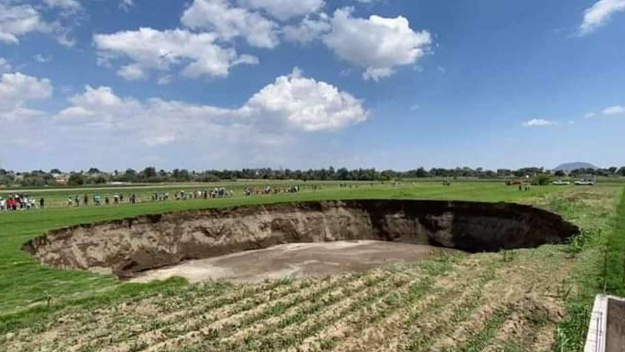 El Socavón de Juan C Bonilla sigue comiendo el terreno de la Junta Auxiliar de Santa María Zacatepec