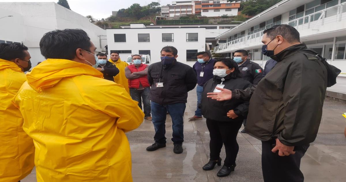 Atiende CEPC reporte de caída de barda por lluvia en la capital