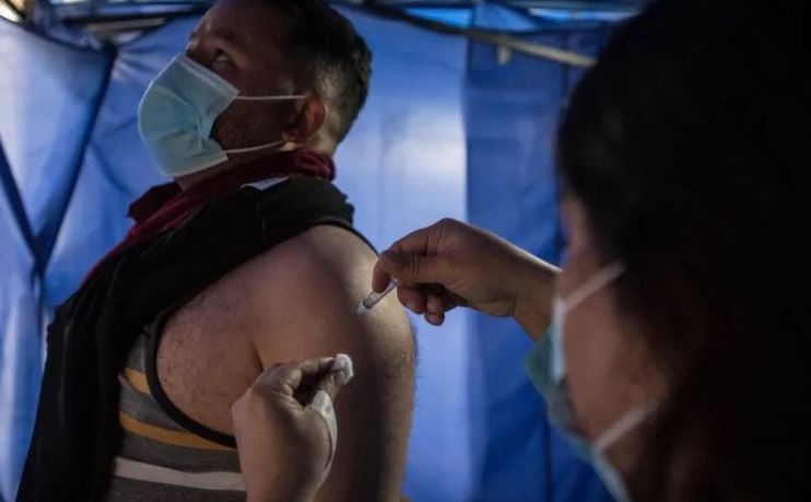 COVID-19: Heineken vacuna a empleados y público general en Monterrey