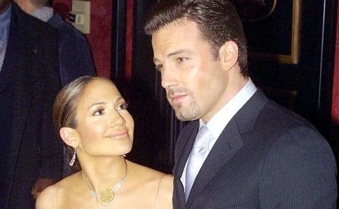 Jennifer Lopez y Ben Affleck se besan, capturan video