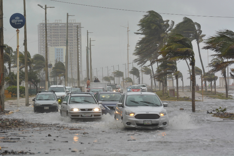 México rodeado por borrascas; se esperan ciclones tropicales en próximos días