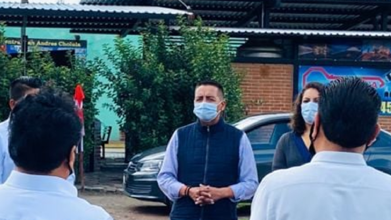 Edmundo Tlatehui se reunió con la Central de Taxistas de San Andrés Cholula  