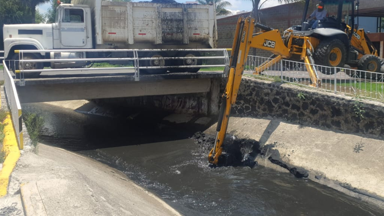 Ayuntamiento de San Pedro Cholula reparó distintas fugas de agua y desazolvó el Río Rabanillo