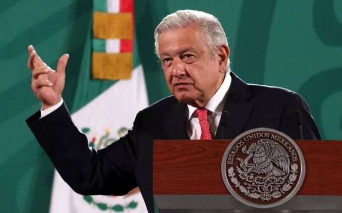 AMLO responde a Quadri por crítica a Guerrero, Oaxaca y Chiapas