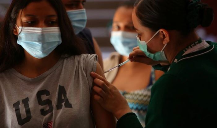 “Si están crudos no se vacunen”: Baja California hizo llamado a jóvenes que recibirán dosis anticovid