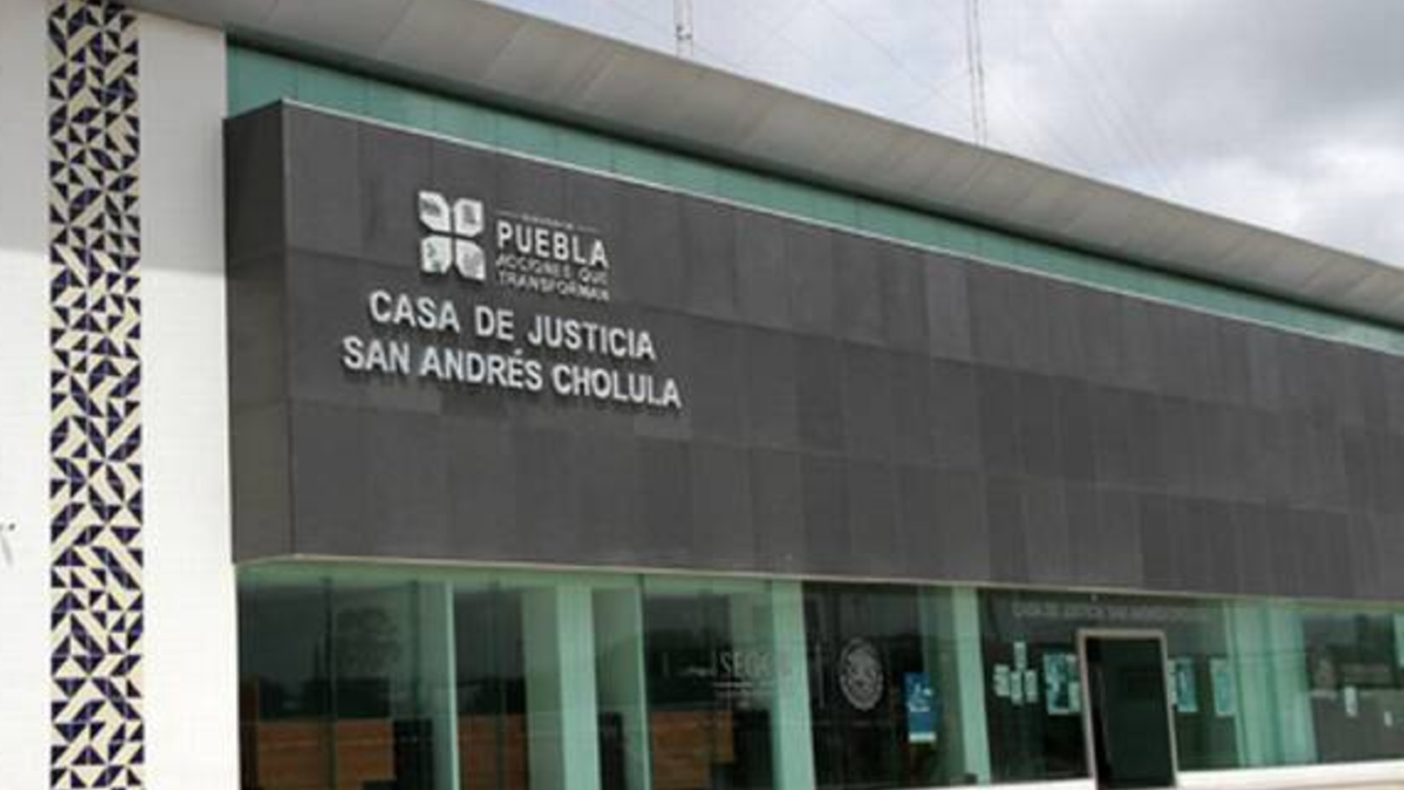 Atacan con disparos las instalaciones de la Casa de la Justicia de Puebla