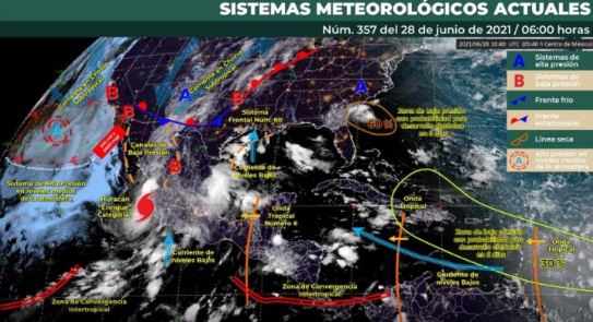 Huracán ‘Enrique’ se localiza en la costa de Jalisco y Nayarit