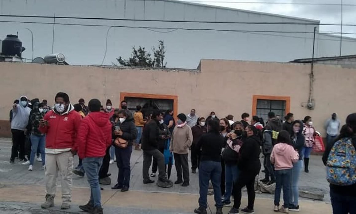 Manifestación en Apizaquito denunciando la sobreexplotación del agua.